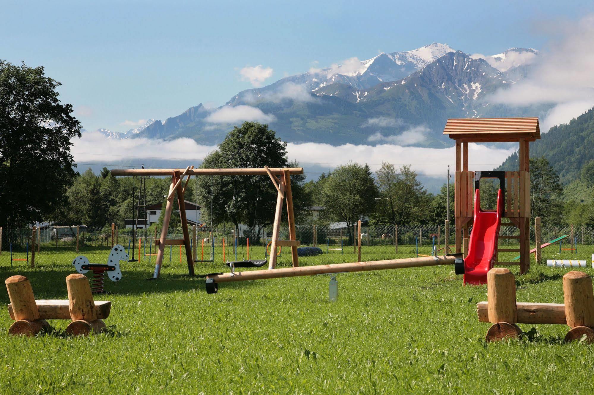 Chaletdorf Zellersee Maishofen Exterior foto